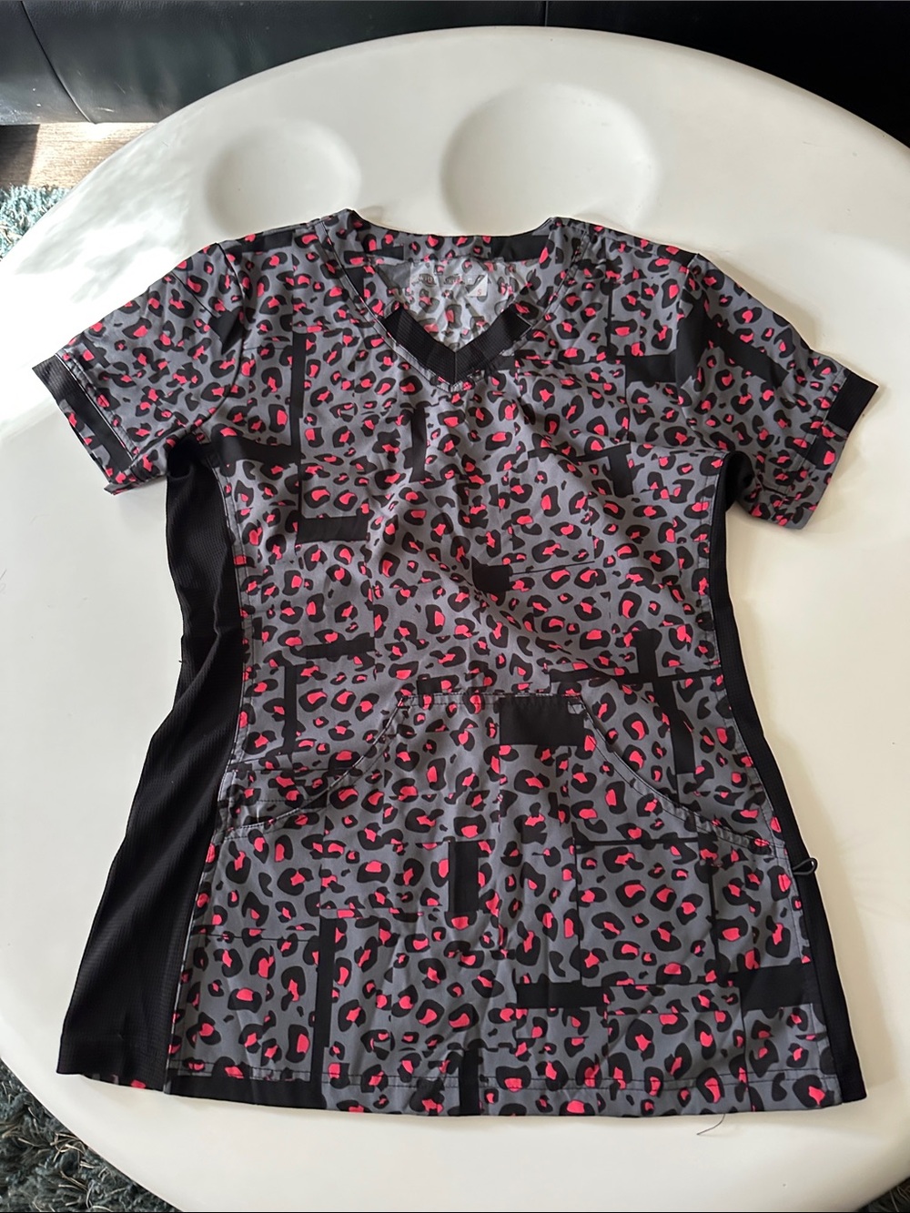 Women's Gray & Pink Leopard Print Scrub Top - V-Neck